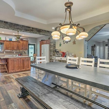 Spacious Group-Friendly Georgia Home On Lake Trenton Экстерьер фото
